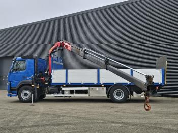 FM 330 4x2 / PALFINGER CRANE / KRAN + TAIL LIFT
